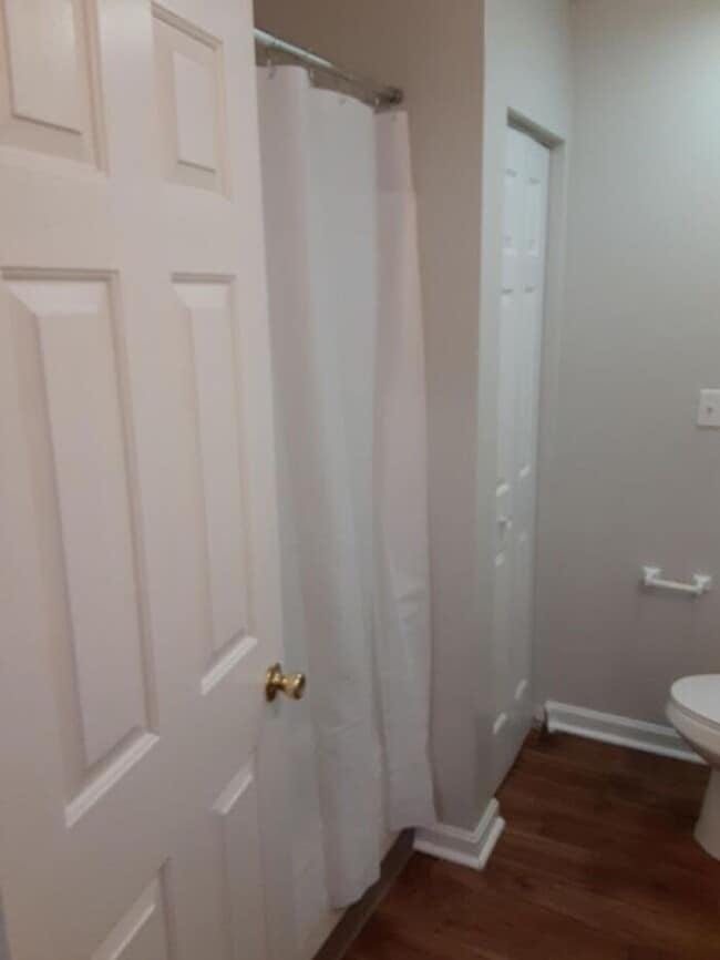 Photo - Gorgeous 2 Bedroom, 1 Bathroom Apartment at Millcreek Terrace