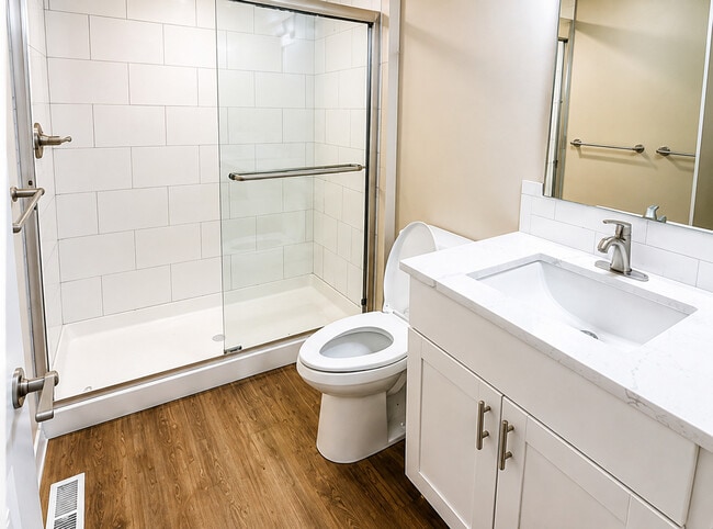 Bathroom - 437 Franklin St