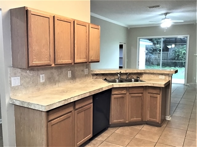 Photo - 1725 Dartmoor Ln