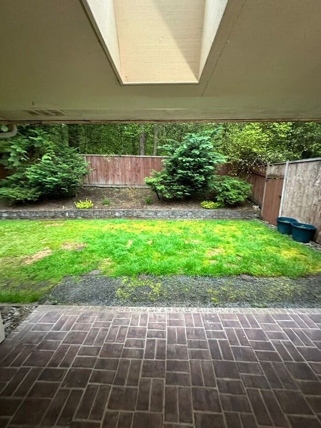 Photo - Nice 2 plus Bedroom 2 Bath Duplex in Puyallup!! Nice Location!!