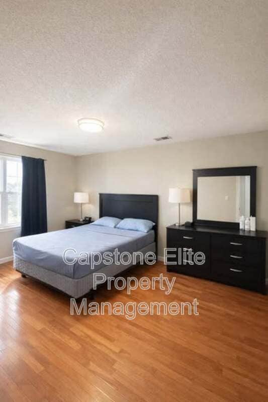 Photo - 30 Richmond St Unit 4 - Master Bedroom