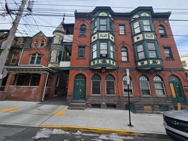 Building Photo - 809-811 W. Linden Street Unit 811