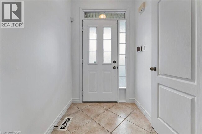 Photo - 400 Stonehenge Dr