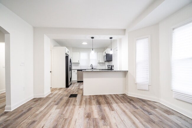 Photo - 210 Brehl Ave