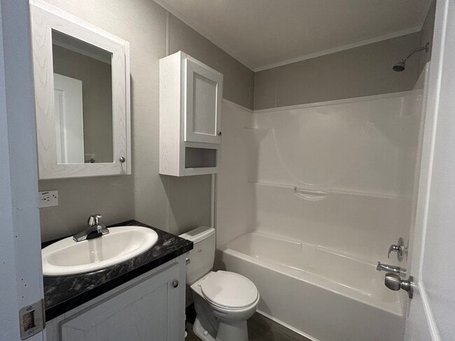 Photo - 2431 8 Mile Rd