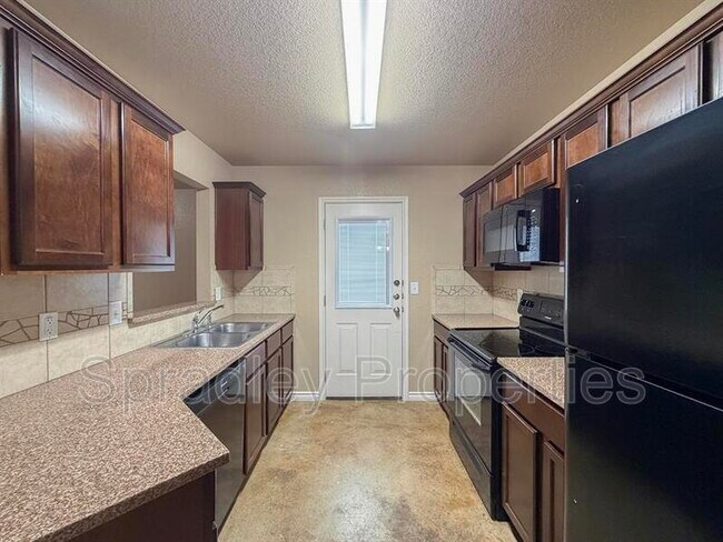 Photo - 764 E Ridge Blvd