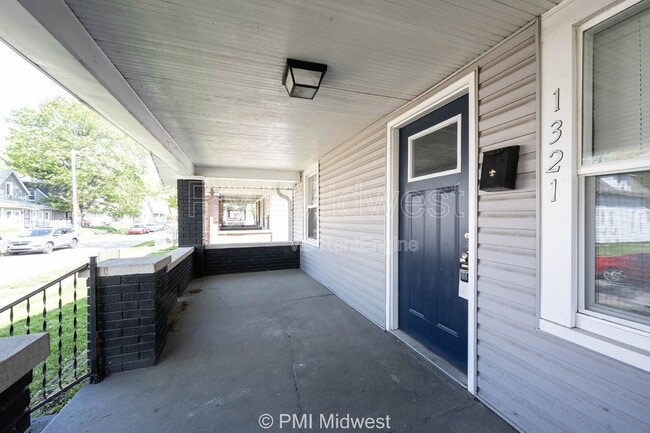 Photo - 1321 N Ewing St