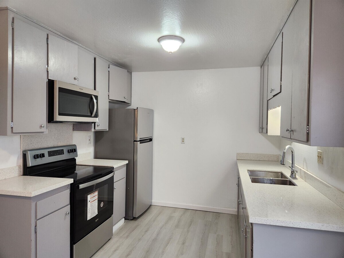 Photo - 9220 Bancroft Ave