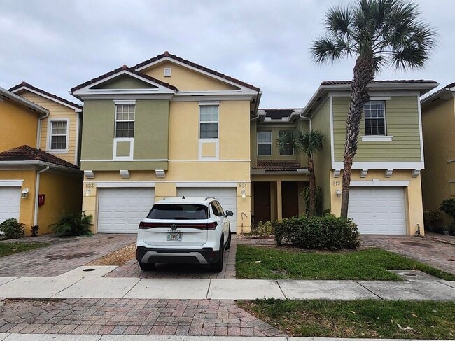 Building Photo - 821 Pipers Cay Dr