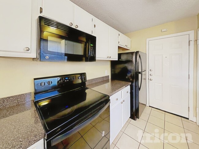 Photo - 6321 Macarthur Dr