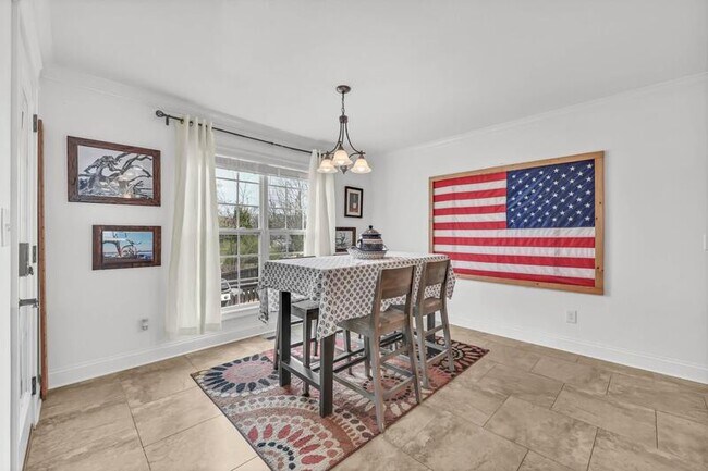 Photo - 820 Carousel Ct