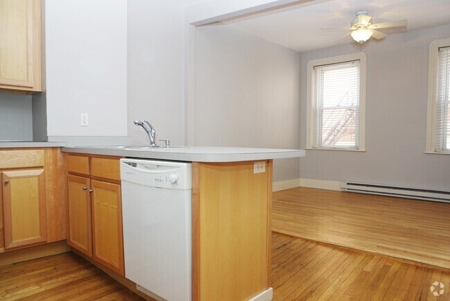 Building Photo - 59 Snow Hill St Unit 3 Rental