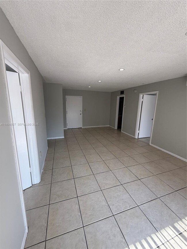 Photo - 4705 NW 7th St Unit 203-7