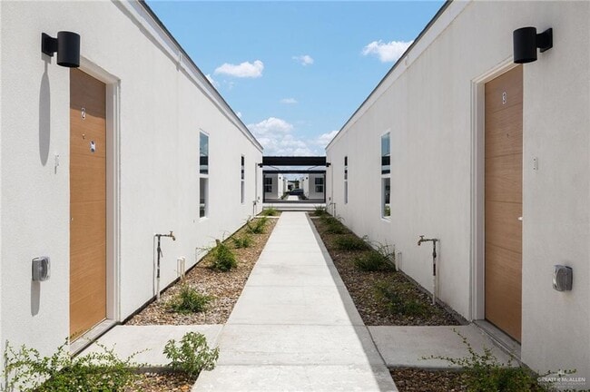 Photo - 18 Woodpecker Rd Unit 3