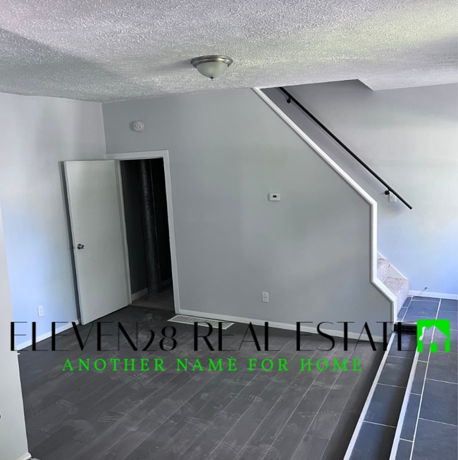 Photo - 2165 Selim Ave