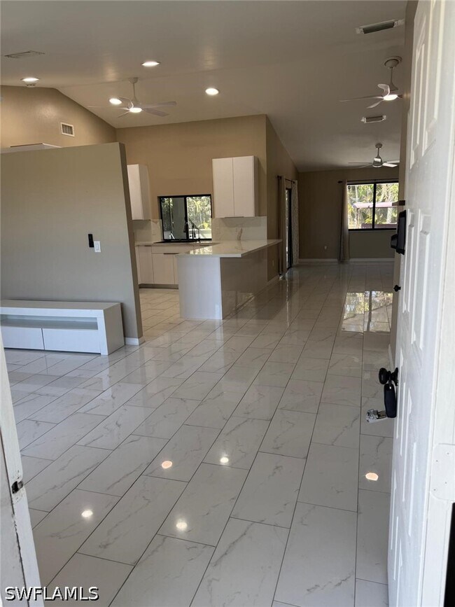 Photo - 1325 SW 28th St