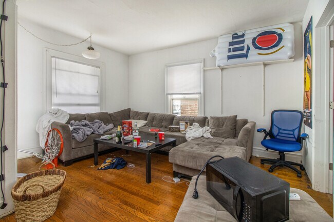 Photo - 927 S Division St