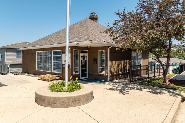 Leasing Office