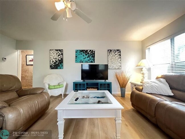 Photo - 640 NE 16th St Apartamento