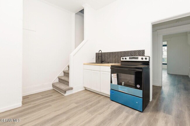 Photo - "Charming 2-Bedroom Duplex Retreat on Wyom... Unit 1