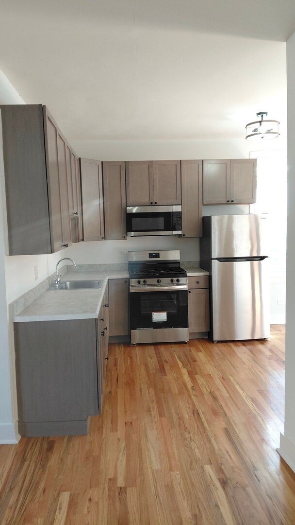 Photo - 3915 W Potomac Ave