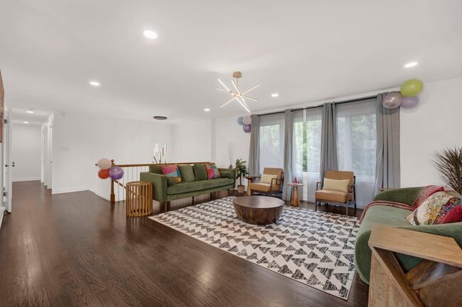 Photo - 1135 Crestwood Dr
