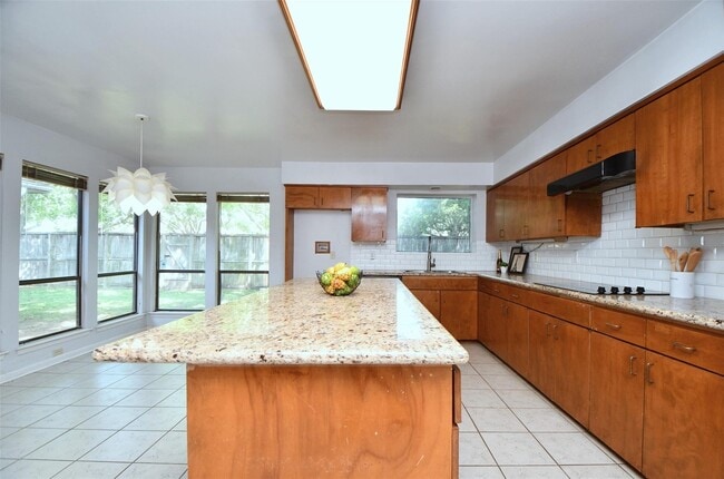 Photo - 7718 Moondance Ln