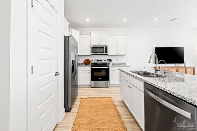Photo - 72 Phoenix St