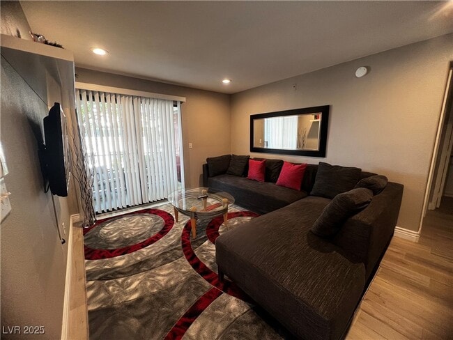 Building Photo - 950 Seven Hills Dr Unit 2411