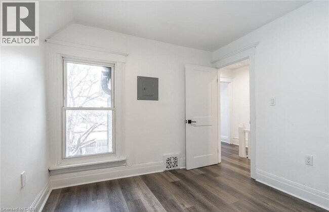 Photo - 198 Sherman Ave N