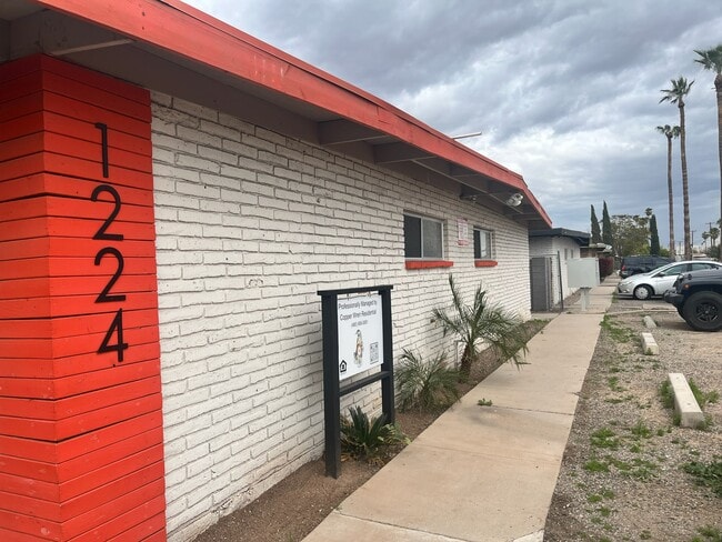 1224 S Smith Rd Unidad D