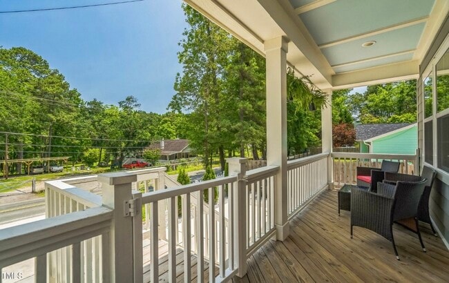 Photo - 647 N Hardee St