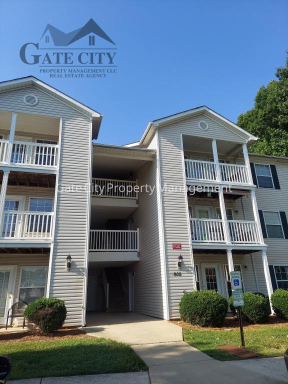 Building Photo - 905 Hanahan Ct