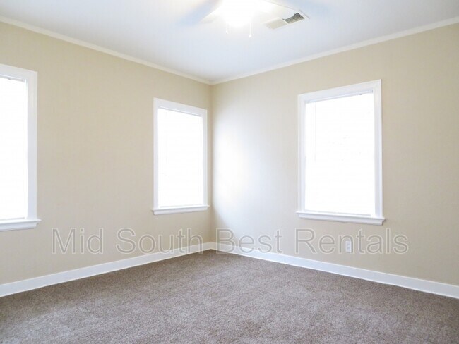 Photo - 1249 Worthington St