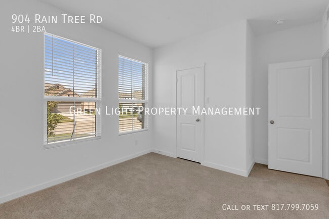 Photo - 904 Raintree Rd