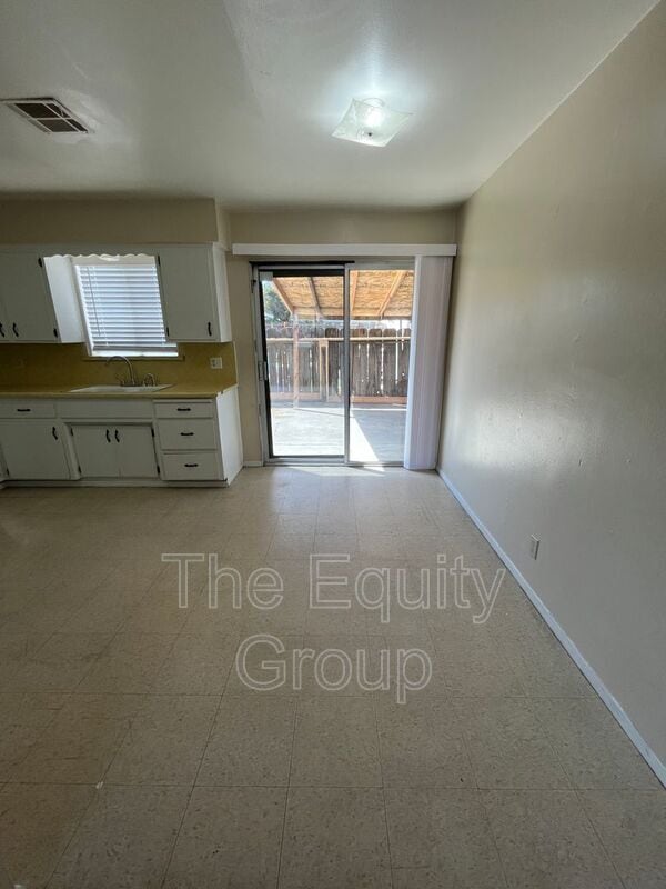 Photo - 1187 W Grand Ave