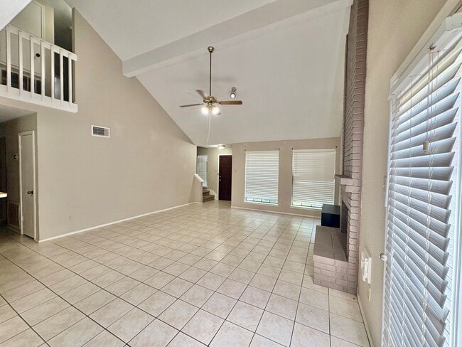Photo - 16307 Leamington Ln