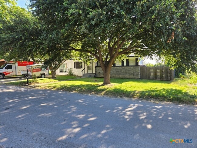 Photo - 906 Debus Dr