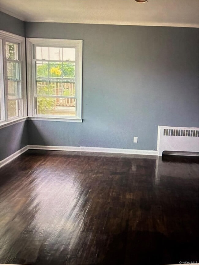 Photo - 731 E Walnut St