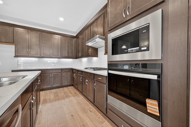 Photo - 24110 Blooming Daisy Cir