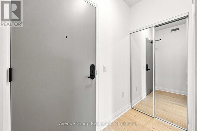 700 Sheppard Ave W Unit 414