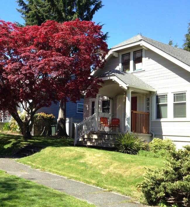 Student Housing - UPS - 3211 N 9th St Unit B