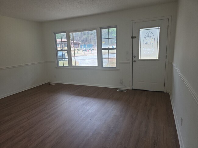 Photo - 4735 Cutler Dr NW