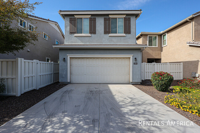 Beautiful & Spacious Gilbert Townhome! - Beautiful & Spacious Gilbert Townhome!