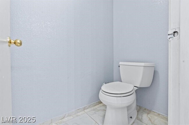 Photo - 2419 Country Orchard St