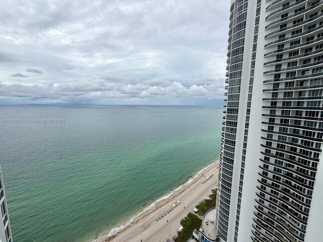 Photo - 16001 Collins Ave Unidad 3007