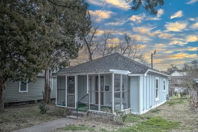 Building Photo - 412 Orange St