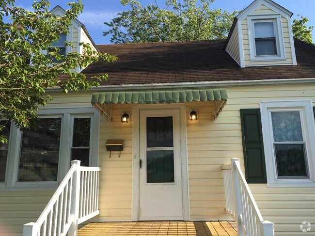 Building Photo - 463 West Gay Street Rental