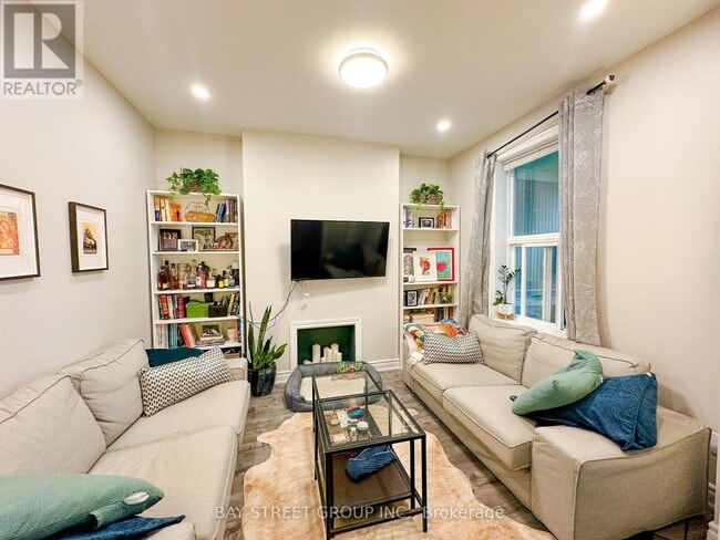 Photo - 36 Ashdale Ave Unit Main Fl