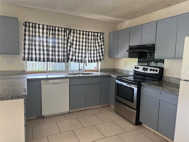 Building Photo - 9651 Sunset Strip Rental